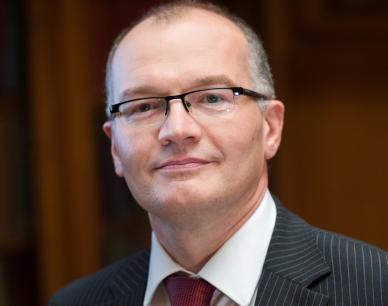 Dr Mark Strachan 