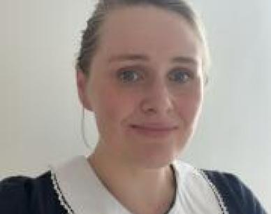 Dr M K Nicholson