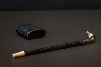 Opium pipe