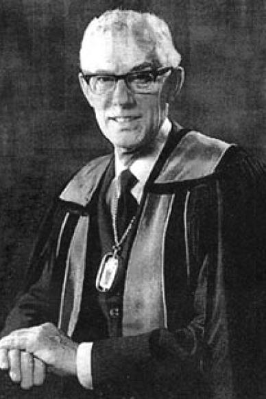 Dr Gavin Brown Shaw, CBE, FRCP Edin