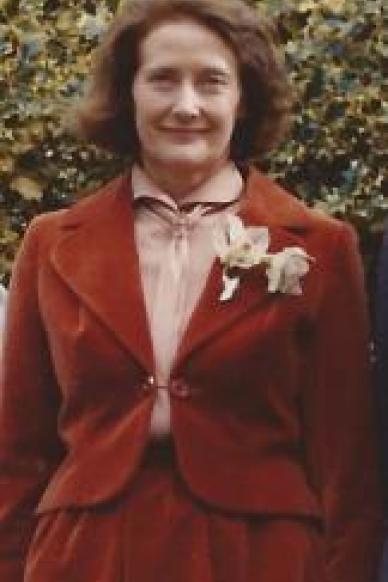 Dr Mary K Macdonald